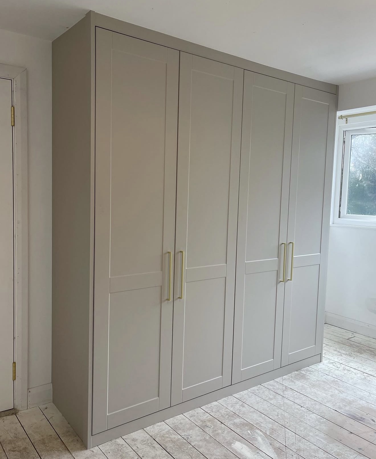 Contemporary Fitted Wardrobes